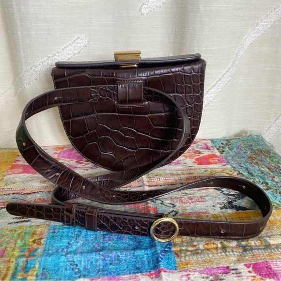 CUYANA Crescent Belt Bag - Picture 11 of 13